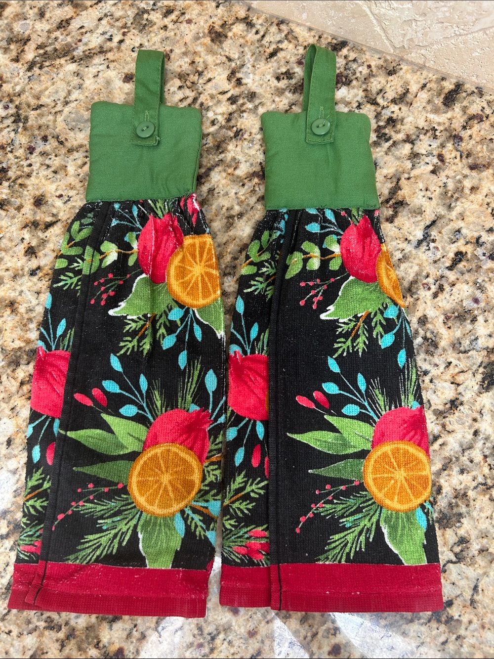 Green & Black Floral Citrus Hanging Kitchen Towels - Set of 2